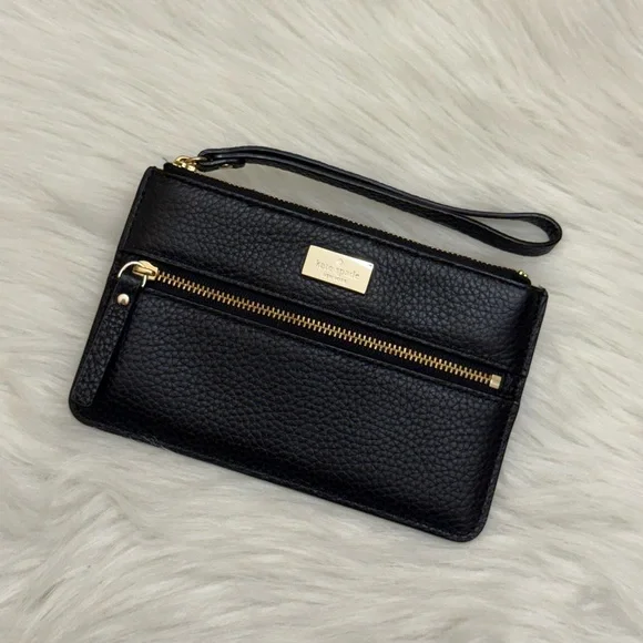 KATE SPADE NEW YORK HIGHLAND PLACE WRISTLET - Picture 3 of 10